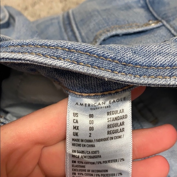 Light wash jean skirt - Picture 4 of 5